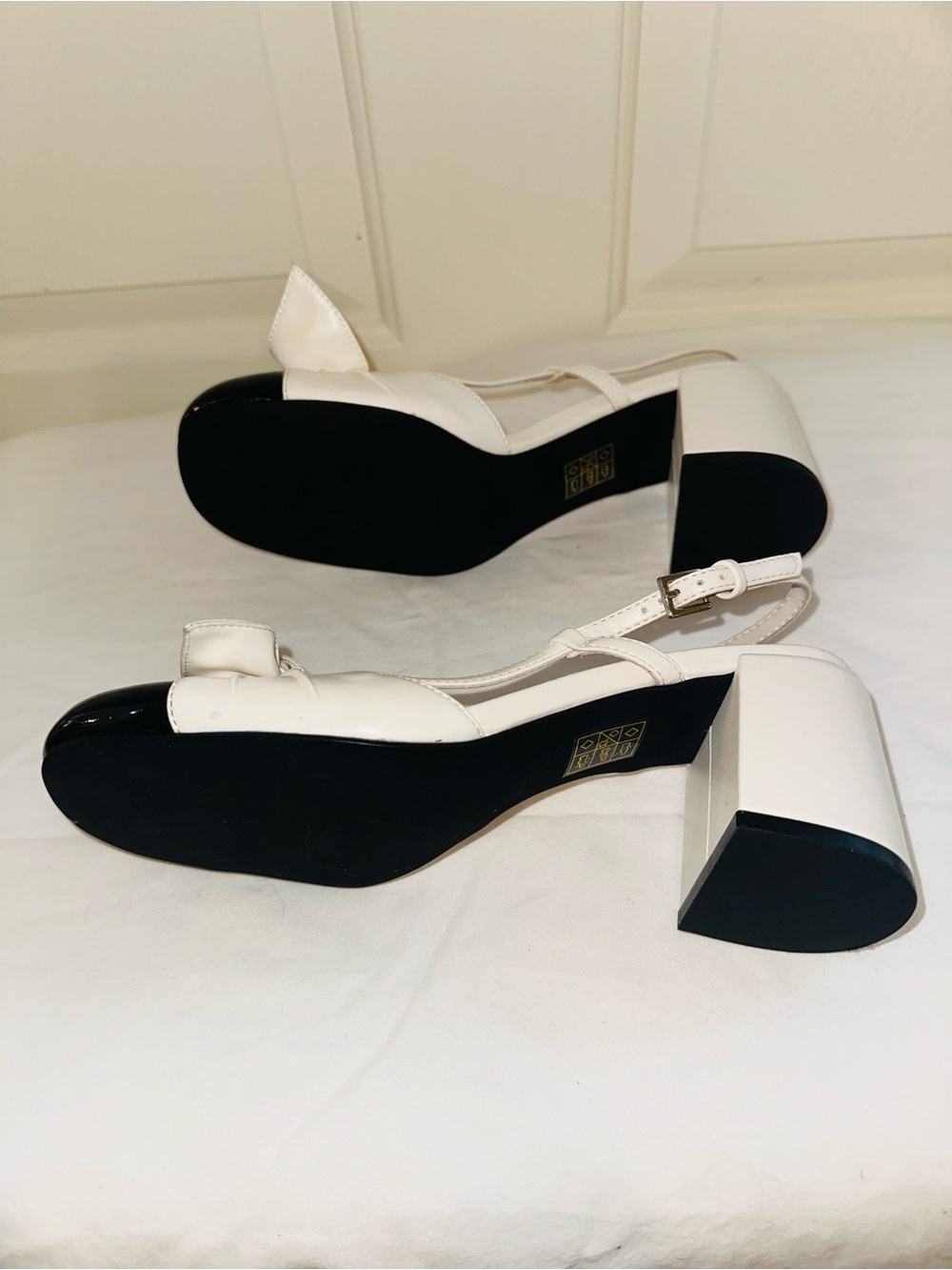 Jeffrey Campbell White Slingback Block Heels with Black Patent Toe and Bow - Picture 5 of 7